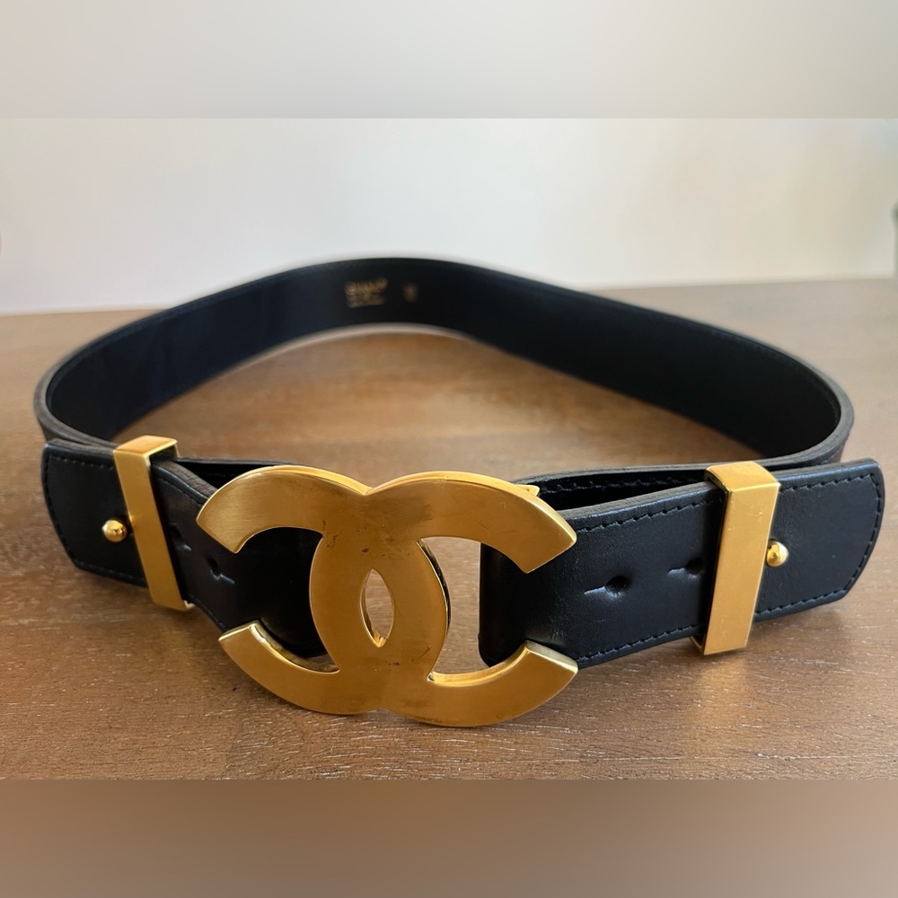 Vintage Chanel 1996 CC Logo Leather Belt